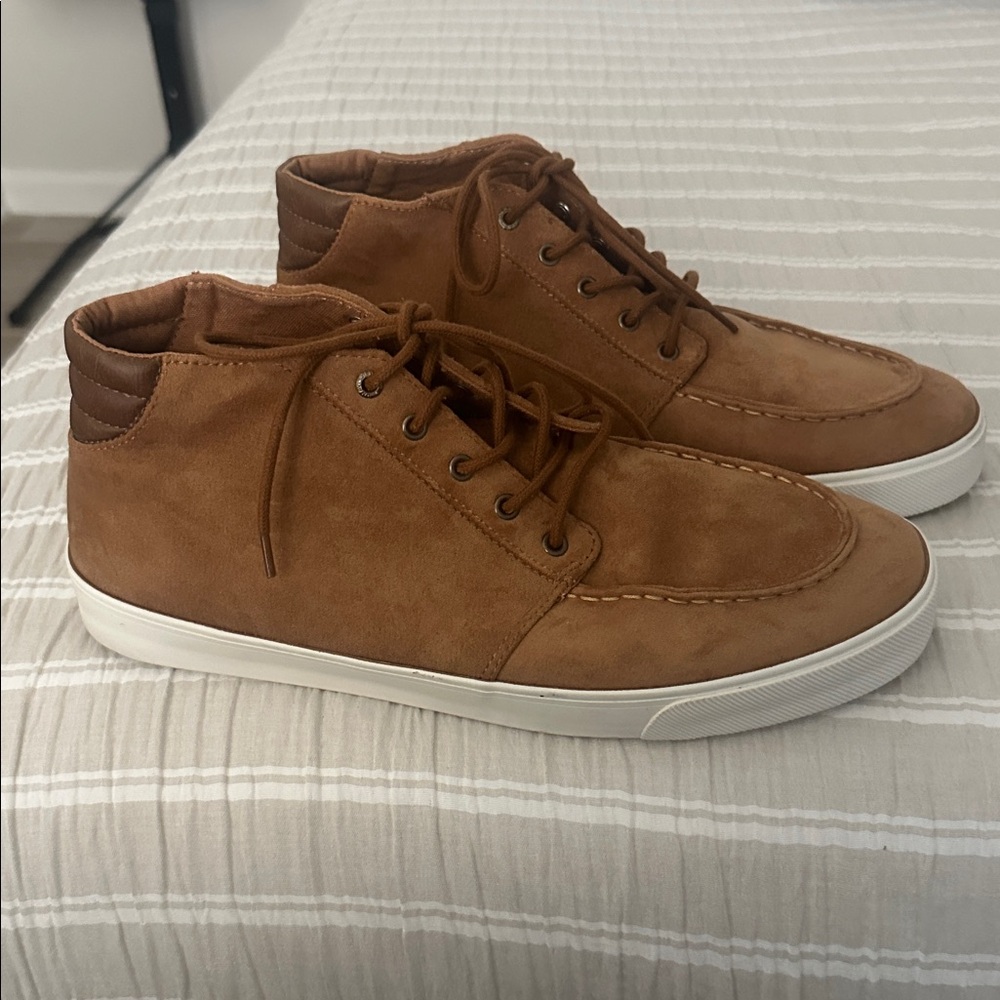 Old Navy Men's Brown High-Top Sneakers